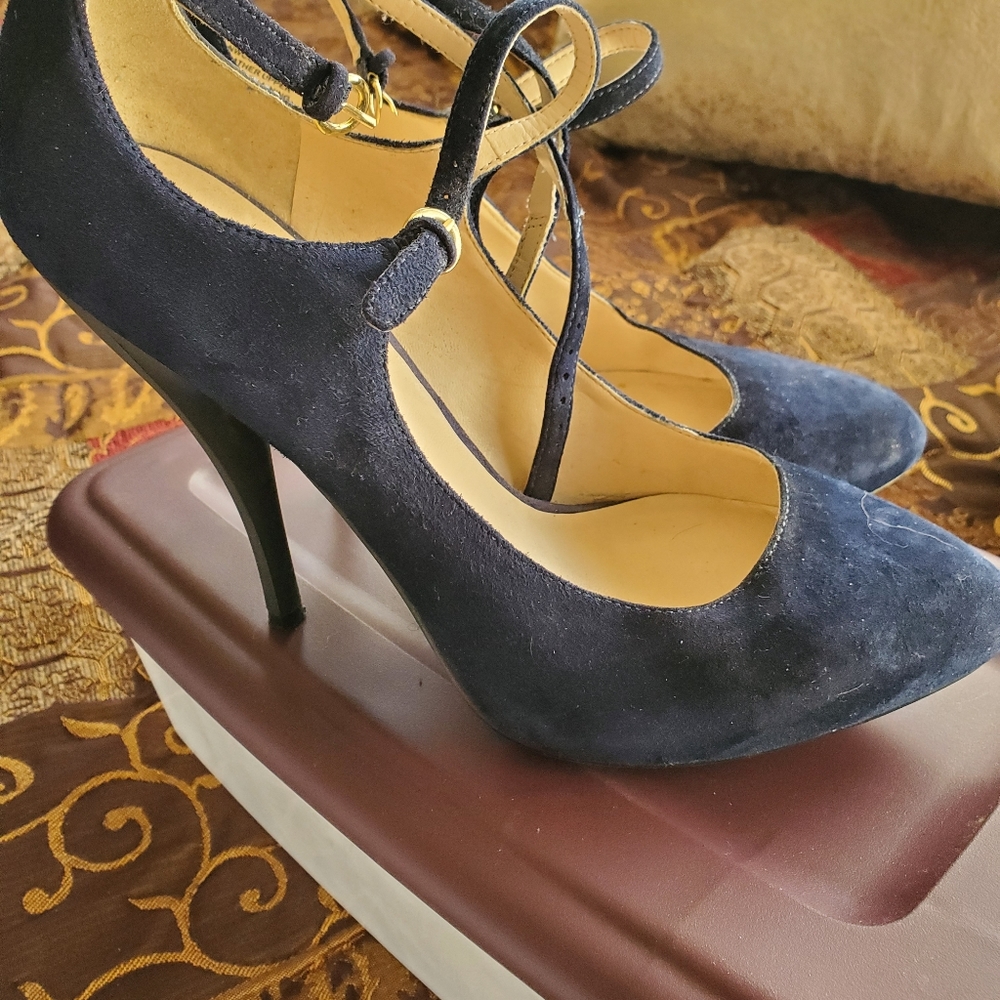 Shoes - Picture 3 of 3